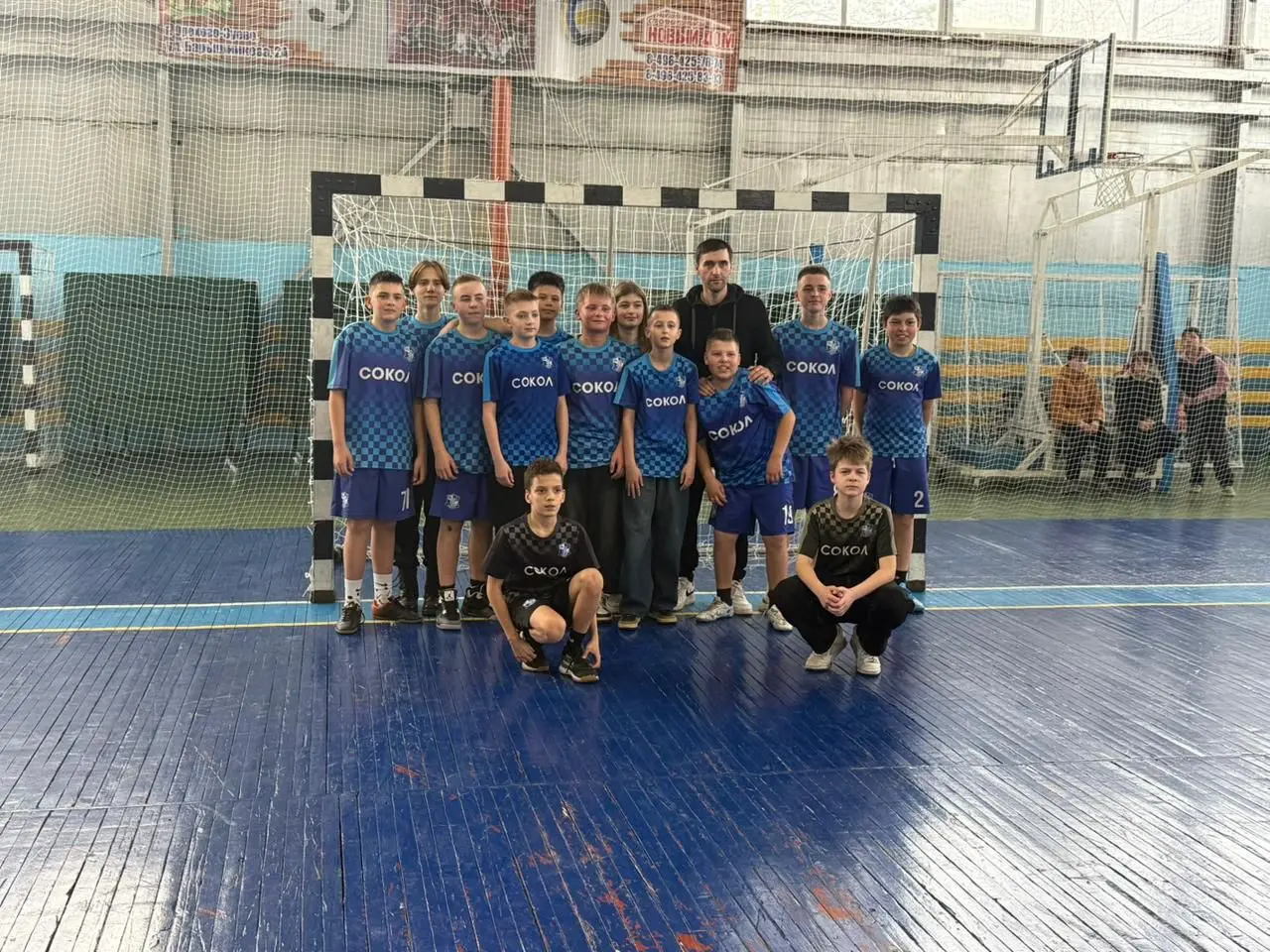 Сегодня провели товарищескую встречу по футболу , посвящённую Дню Космонавтики 